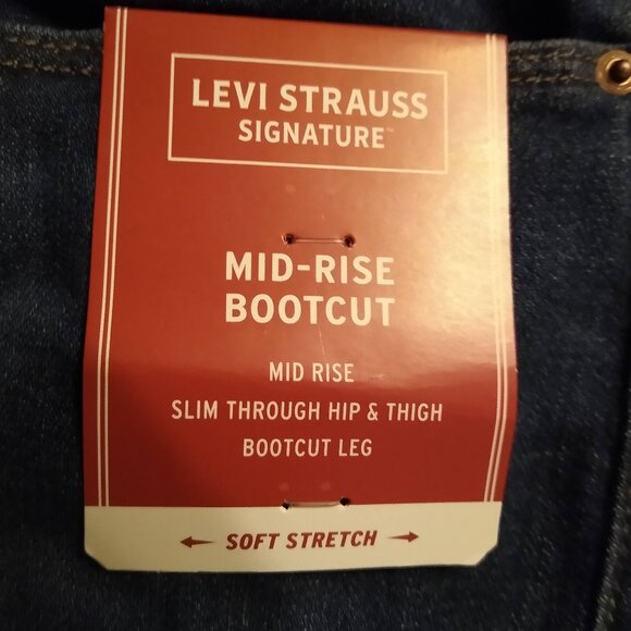 NWT Levi Signature Jeans - Picture 2 of 5
